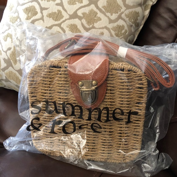 New and unopened Chic straw lined pocketbook - Picture 8 of 8